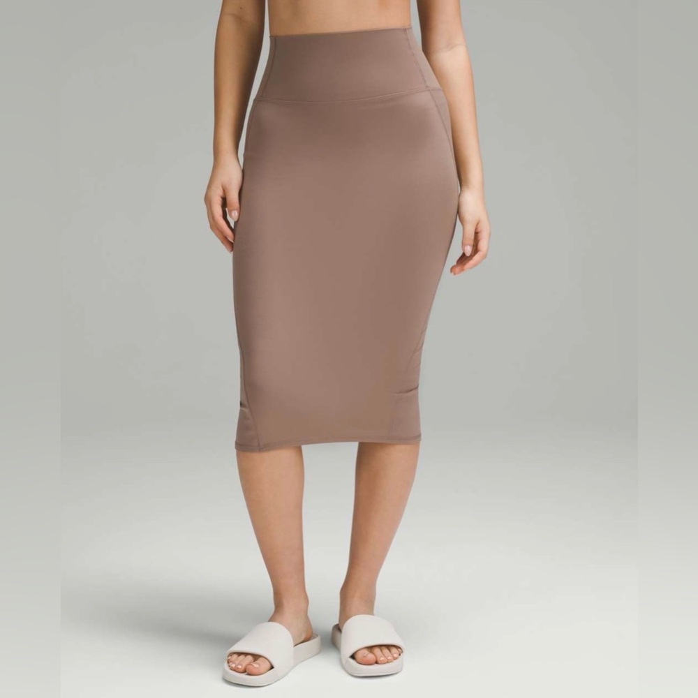 NWOT Lululemon Nulu Slim-Fit High-Rise Skirt in Taupetastic - Picture 2 of 9